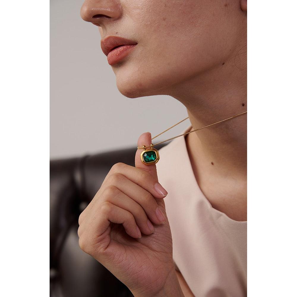 luxurious crystal green stone gold-plated stainless steel necklace